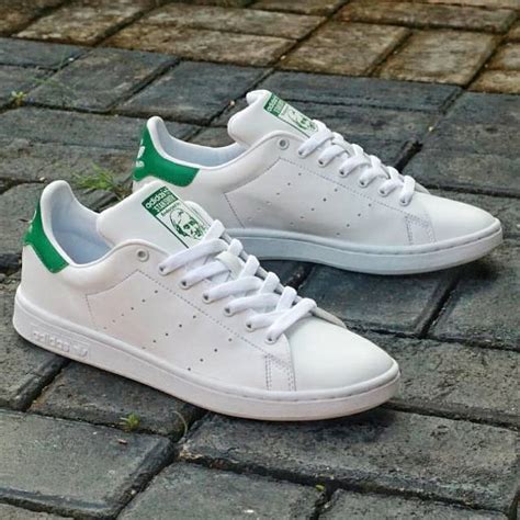 Sepatu Adidas Stan Smith Original .